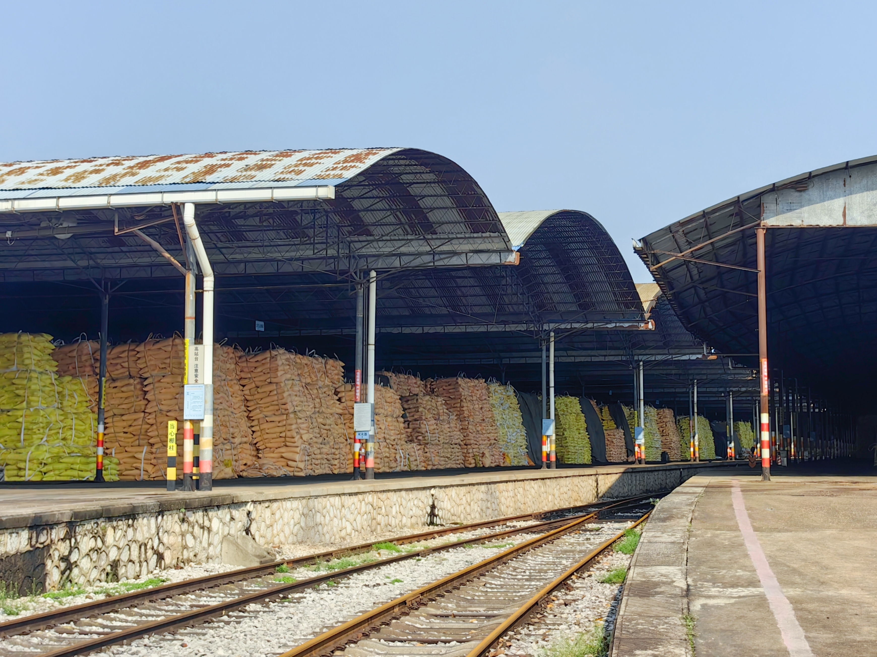 奮戰(zhàn)三季度 | 石化柳州公司：倉(cāng)儲(chǔ)庫(kù)存雙增破局市場(chǎng)，服務(wù)升級(jí)引客共贏(yíng)